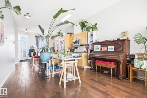 514 9507 101 Avenue, Edmonton, AB - Indoor