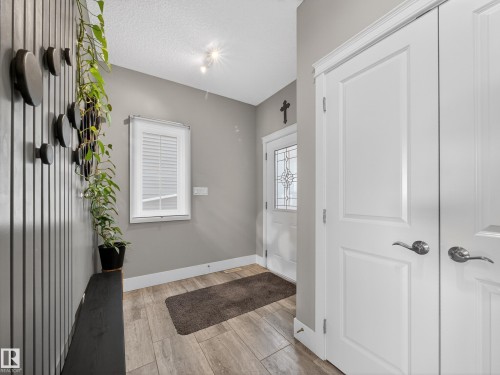 1047 Coopers Hawk Link Link, Edmonton, AB - Indoor Photo Showing Other Room