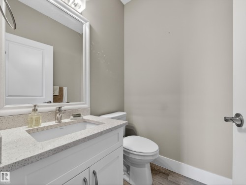 1047 Coopers Hawk Link Link, Edmonton, AB - Indoor Photo Showing Bathroom