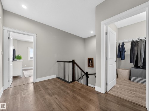 1047 Coopers Hawk Link Link, Edmonton, AB - Indoor Photo Showing Other Room