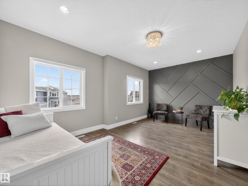 1047 Coopers Hawk Link Link, Edmonton, AB - Indoor Photo Showing Other Room