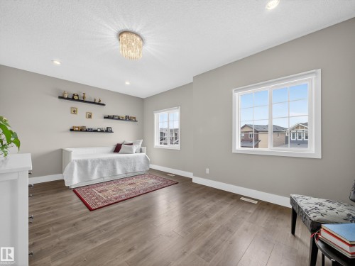 1047 Coopers Hawk Link Link, Edmonton, AB - Indoor Photo Showing Other Room