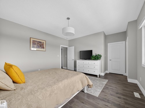 1047 Coopers Hawk Link Link, Edmonton, AB - Indoor Photo Showing Bedroom