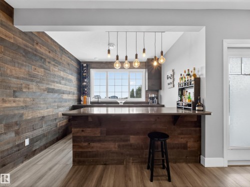 1047 Coopers Hawk Link Link, Edmonton, AB - Indoor Photo Showing Kitchen