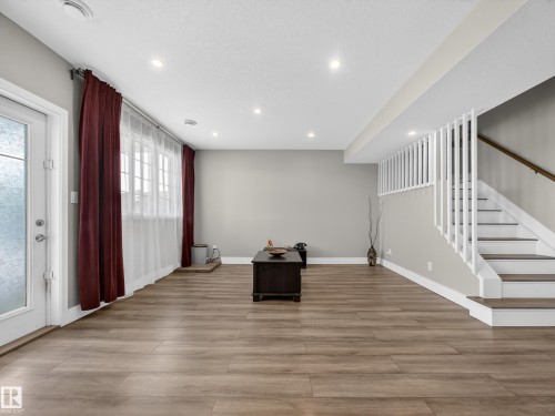 1047 Coopers Hawk Link Link, Edmonton, AB - Indoor Photo Showing Other Room