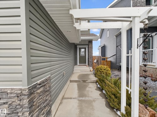 1047 Coopers Hawk Link Link, Edmonton, AB - Outdoor