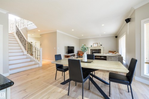 195 Darlington Crescent, Edmonton, AB - Indoor Photo Showing Dining Room