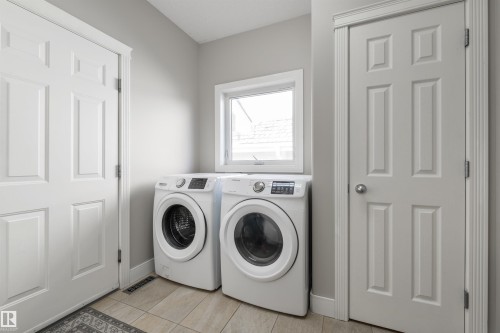 195 Darlington Crescent, Edmonton, AB - Indoor Photo Showing Laundry Room