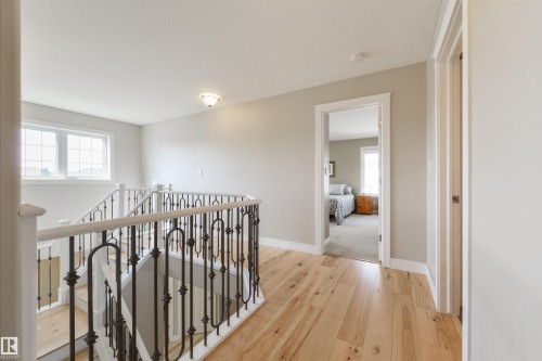 195 Darlington Crescent, Edmonton, AB - Indoor Photo Showing Other Room