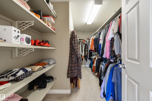 195 Darlington Crescent, Edmonton, AB - Indoor With Storage