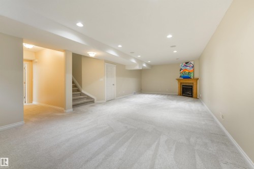 195 Darlington Crescent, Edmonton, AB - Indoor