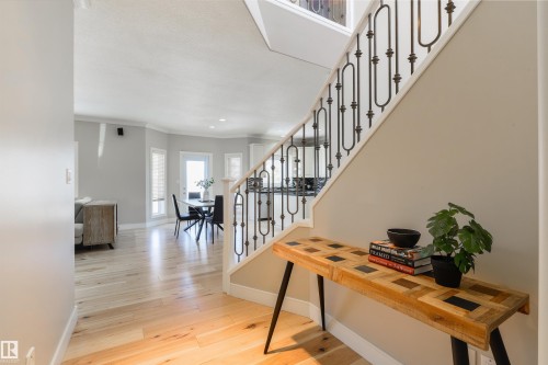 195 Darlington Crescent, Edmonton, AB - Indoor Photo Showing Other Room