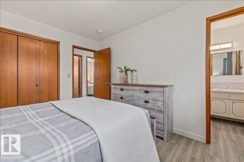 10013 106 Street, Fort Saskatchewan, AB - Indoor Photo Showing Bedroom