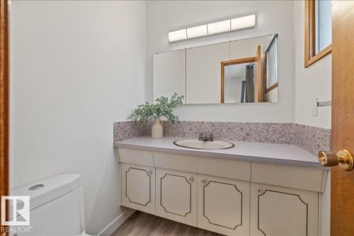 10013 106 Street, Fort Saskatchewan, AB - Indoor Photo Showing Bathroom