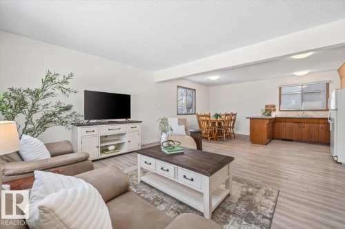 10013 106 Street, Fort Saskatchewan, AB - Indoor Photo Showing Living Room