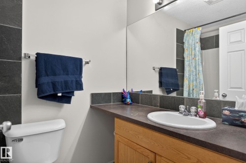 176 230 Edwards Drive, Edmonton, AB - Indoor Photo Showing Bathroom