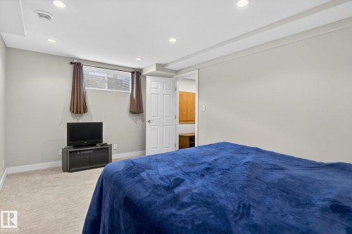 176 230 Edwards Drive, Edmonton, AB - Indoor Photo Showing Bedroom