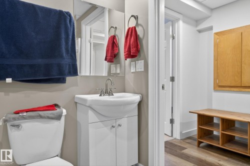 176 230 Edwards Drive, Edmonton, AB - Indoor Photo Showing Bathroom