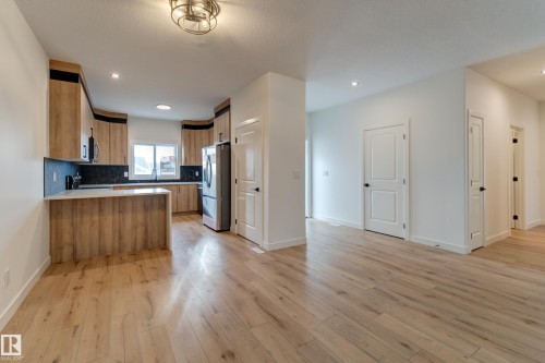 #11 6519 46 St, Wetaskiwin, AB - Indoor Photo Showing Kitchen