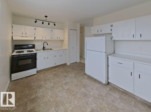 4507 35 Avenue, Edmonton, AB - Indoor Photo Showing Kitchen