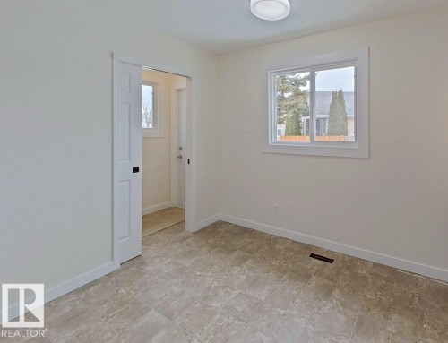 4507 35 Avenue, Edmonton, AB - Indoor Photo Showing Other Room