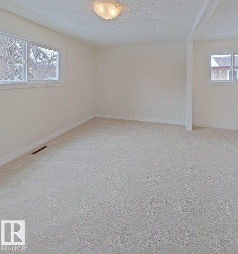 4507 35 Avenue, Edmonton, AB - Indoor Photo Showing Other Room