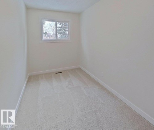4507 35 Avenue, Edmonton, AB - Indoor Photo Showing Other Room