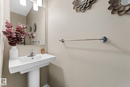 17159 49 Street, Edmonton, AB - Indoor Photo Showing Bathroom