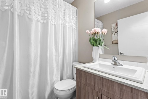 17159 49 Street, Edmonton, AB - Indoor Photo Showing Bathroom