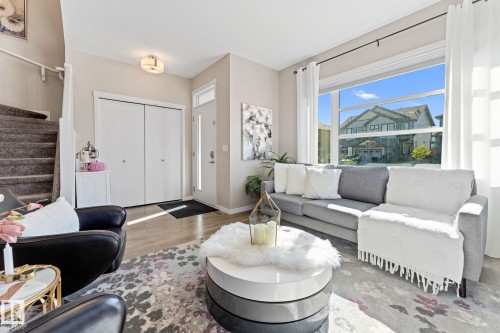 17159 49 Street, Edmonton, AB - Indoor Photo Showing Living Room