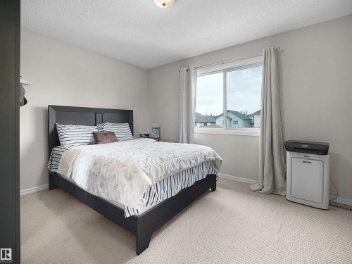21379 89 Avenue, Edmonton, AB - Indoor Photo Showing Bedroom