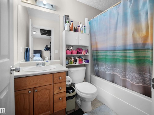 21379 89 Avenue, Edmonton, AB - Indoor Photo Showing Bathroom