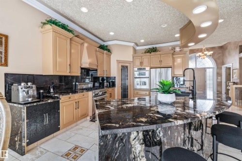 50 Kingsford Crescent, St. Albert, AB - Indoor Photo Showing Kitchen With Upgraded Kitchen