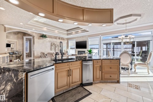 50 Kingsford Crescent, St. Albert, AB - Indoor Photo Showing Kitchen