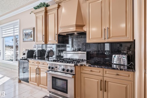 50 Kingsford Crescent, St. Albert, AB - Indoor Photo Showing Kitchen