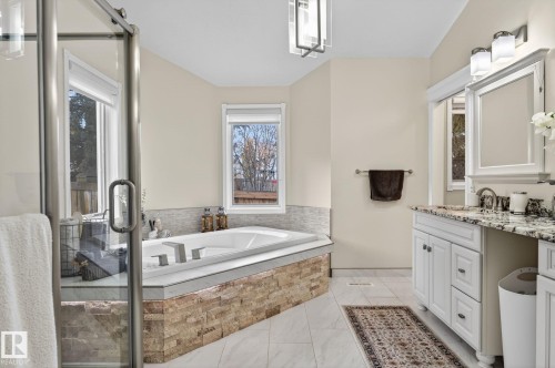 158 Wolf Ridge Place, Edmonton, AB - Indoor Photo Showing Bathroom