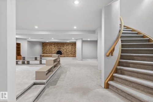 158 Wolf Ridge Place, Edmonton, AB - Indoor Photo Showing Other Room