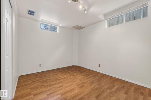 158 Wolf Ridge Place, Edmonton, AB - Indoor Photo Showing Other Room