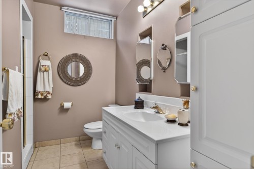 158 Wolf Ridge Place, Edmonton, AB - Indoor Photo Showing Bathroom