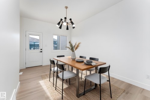 3117 Magpie Way, Edmonton, AB - Indoor Photo Showing Other Room