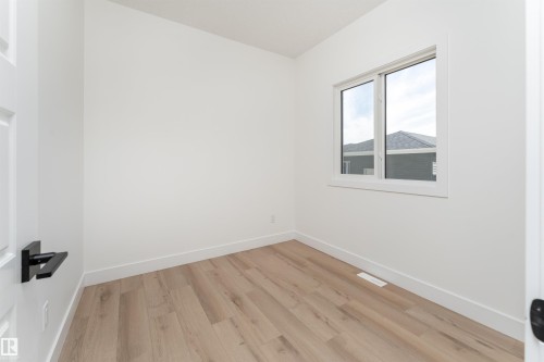 3117 Magpie Way, Edmonton, AB - Indoor Photo Showing Other Room