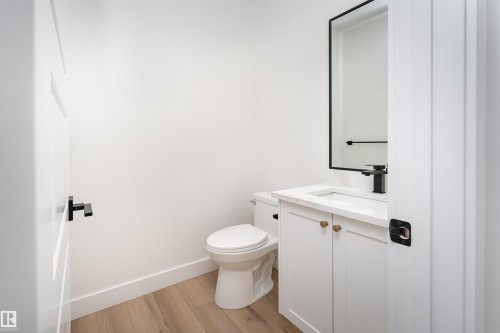 3117 Magpie Way, Edmonton, AB - Indoor Photo Showing Bathroom