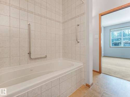 3436 32 Street, Edmonton, AB - Indoor Photo Showing Bathroom