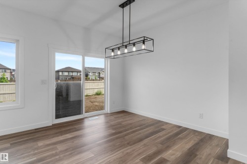 1050 Cristall Crescent Sw, Edmonton, AB 