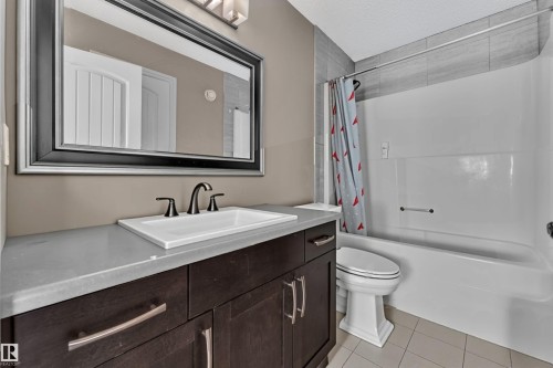 1035 Watt Promenade Promenade Sw, Edmonton, AB - Indoor Photo Showing Bathroom