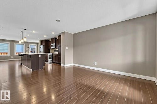 1035 Watt Promenade Promenade Sw, Edmonton, AB - Indoor
