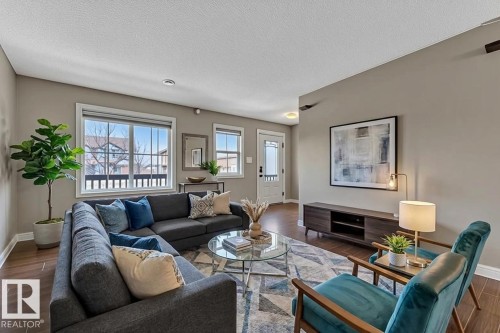 1035 Watt Promenade Promenade Sw, Edmonton, AB - Indoor Photo Showing Living Room