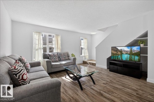 174 5604 199 Street, Edmonton, AB - Indoor Photo Showing Living Room