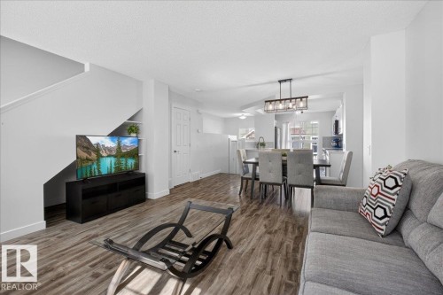 174 5604 199 Street, Edmonton, AB - Indoor Photo Showing Living Room