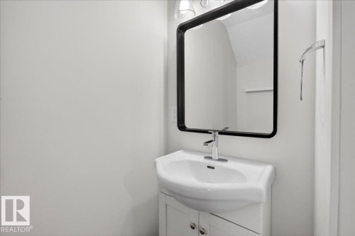 174 5604 199 Street, Edmonton, AB - Indoor Photo Showing Bathroom